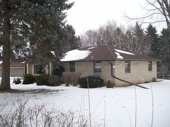 2nd image of 1913 Fairview Dr