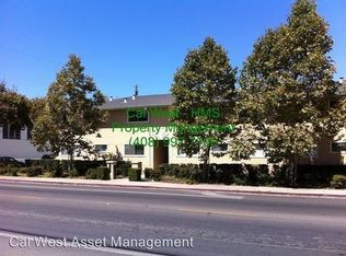 384 Nash Rd APT 17, Hollister, CA 95023