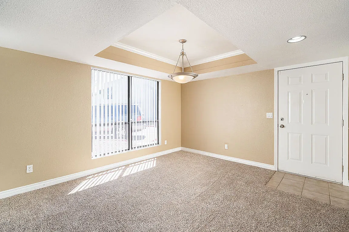 2 bed, 1174 sqft, $1,750 — Photo 4