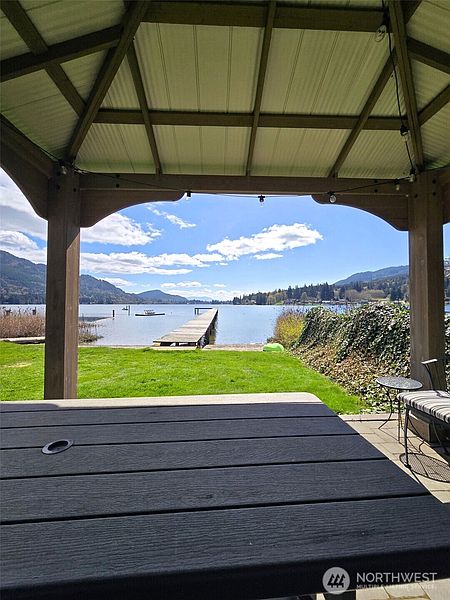 3rd image of 921 Autumn Lane #221