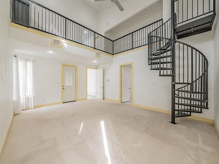 2400 Ridgecrest Dr — Photo 15