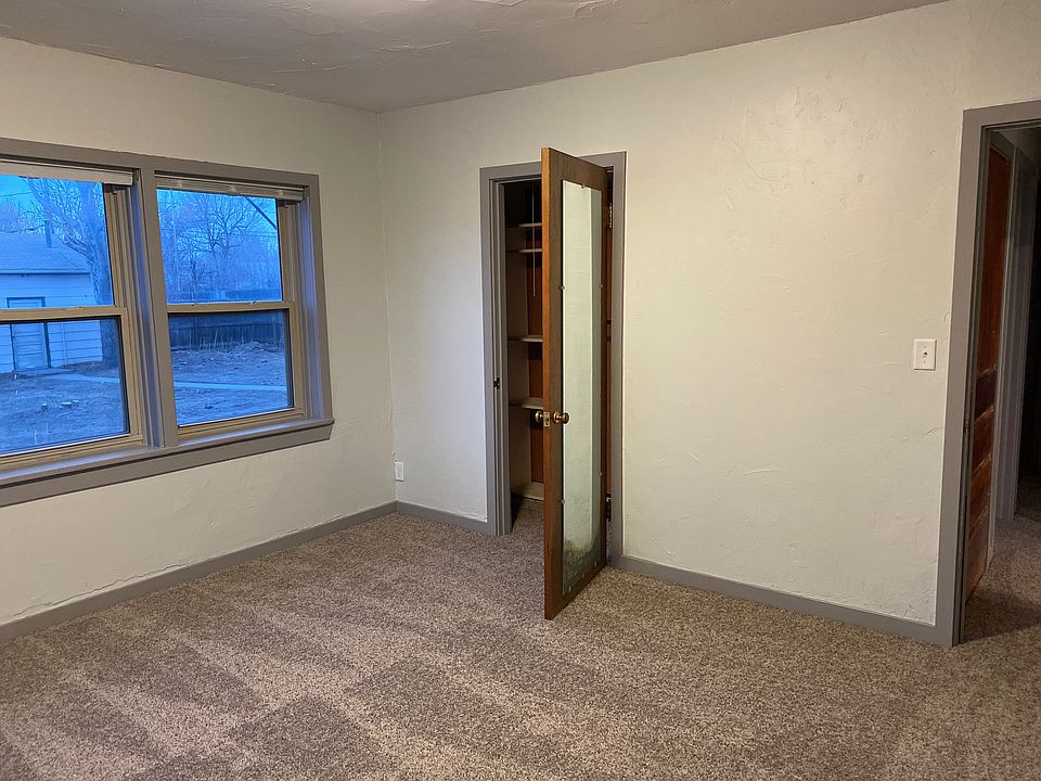Upstairs bedroom 1