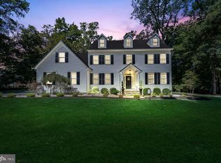 5 Edgewood Rd, Branchburg, NJ 08876