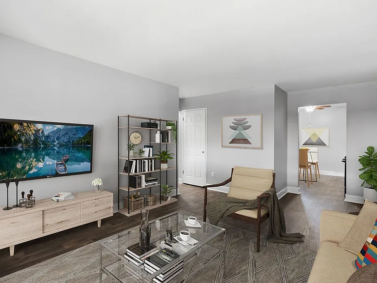 Beautiful Remodeled Apartments - includes washer/dryer Must See! — Photo 14