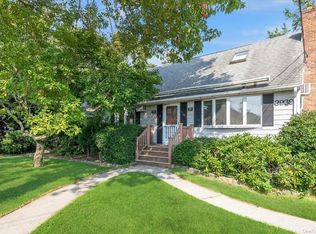 3939 Laurel Ct, Seaford, NY 11783