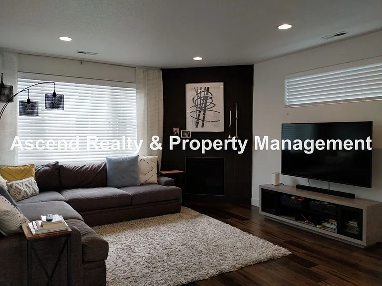 958 SW Adrian Ter — Photo 7