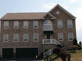 503 W Spring Grove Blvd, Rostraver Township, PA 15012