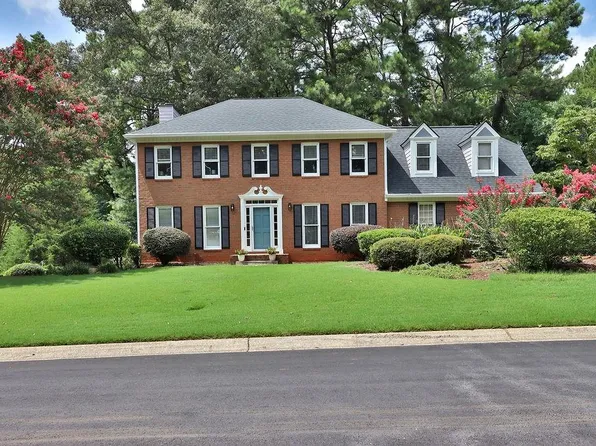 2451 Edge Hill Dr, Snellville, GA 30078