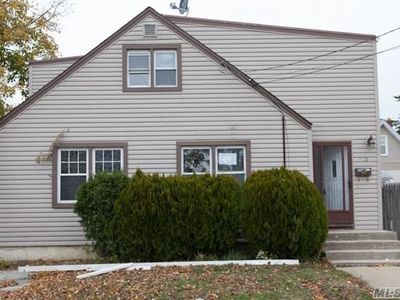 450 Roquette Ave, South Floral Park, NY, 11001