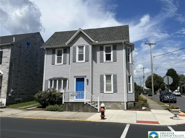 141 E Center St, Nazareth, PA 18064