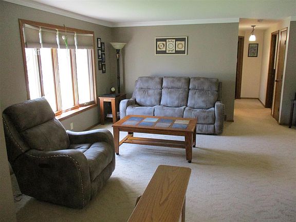 4th image of 134 Sunrise Ct