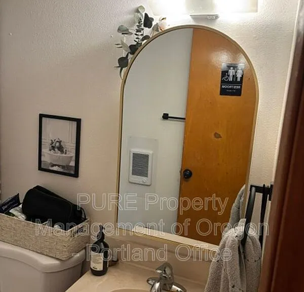 307 N Mason St — Photo 12