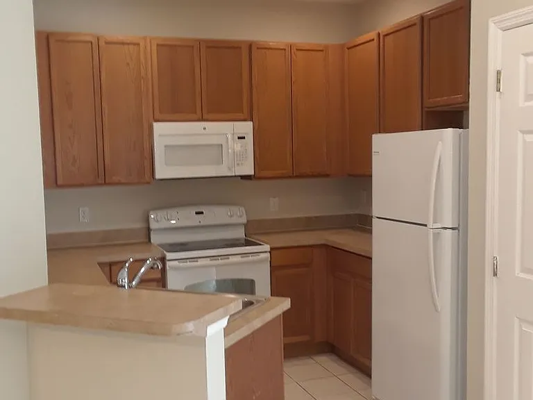 2533 Old Kent Cir — Photo 5