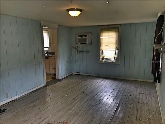 4th image of 1485 Rose Blvd