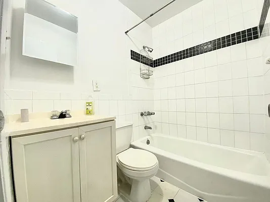 Rented by Union Square Property Management | media 23