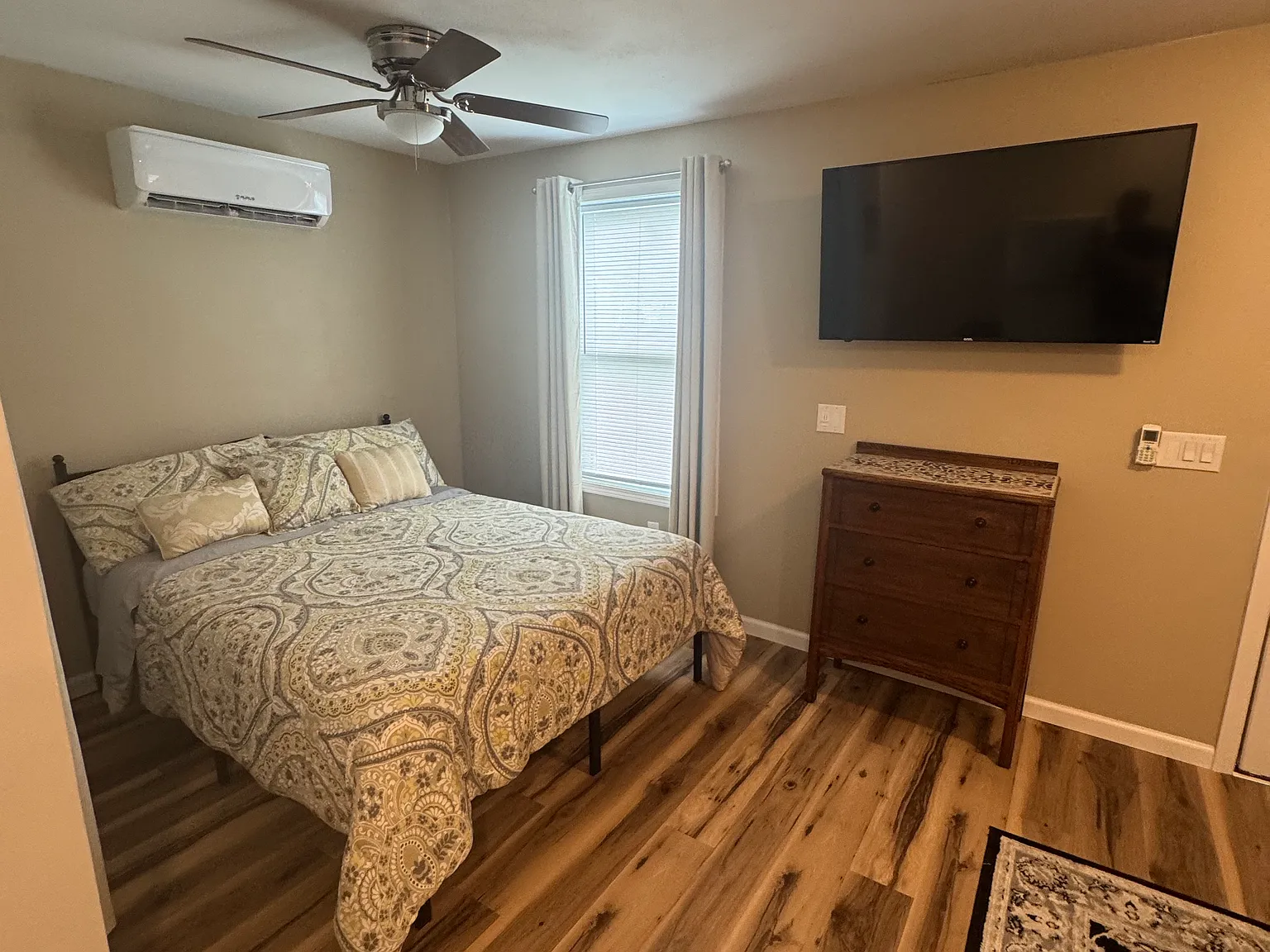 1 bed, $1,200 — Photo 2