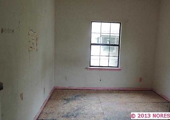 4th image of 1121 E Cleveland Ave