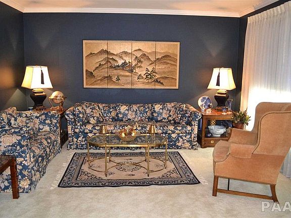 4th image of 802 W Country Meadows Ln