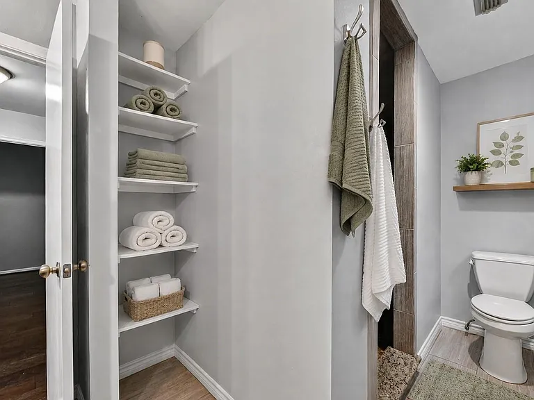 811 Thicket Ln — Photo 23