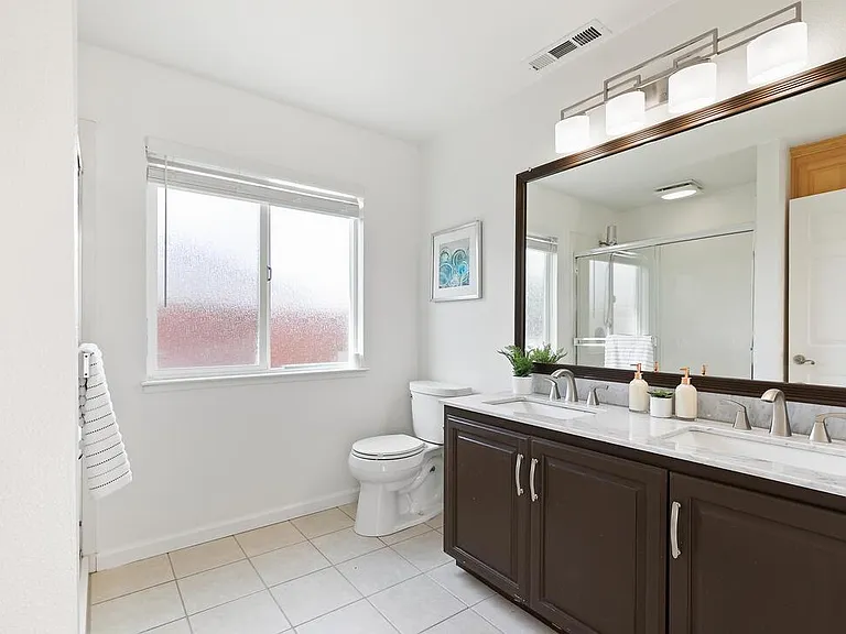 4246 Woodcrest Dr — Photo 21