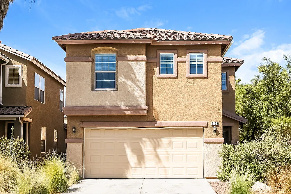 4 bed, 2.0 bath, 1674 sqft, $2,120 — Photo 1
