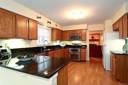 5th image of 60 Nicolette Ave