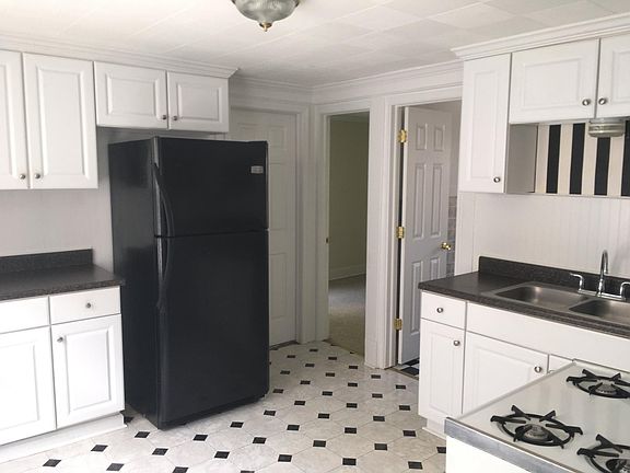3rd image of 232 Columbus Ave Floor 2