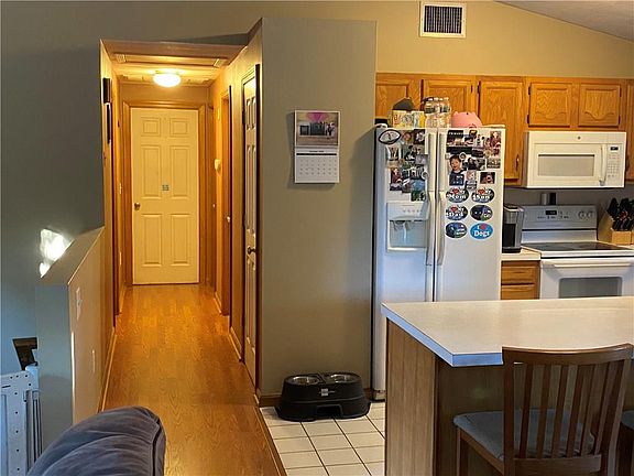 2nd image of 29 Elmgrove Ave
