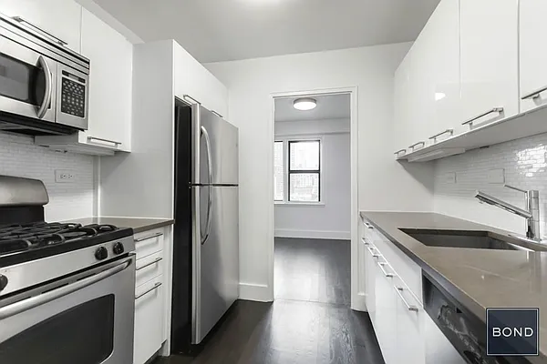 Rented by Bond New York | media 7