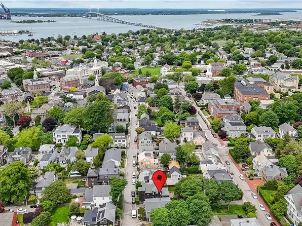 42 Sherman St, Newport, RI 02840