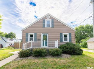 507 N Madison St, Washburn, IL 61570