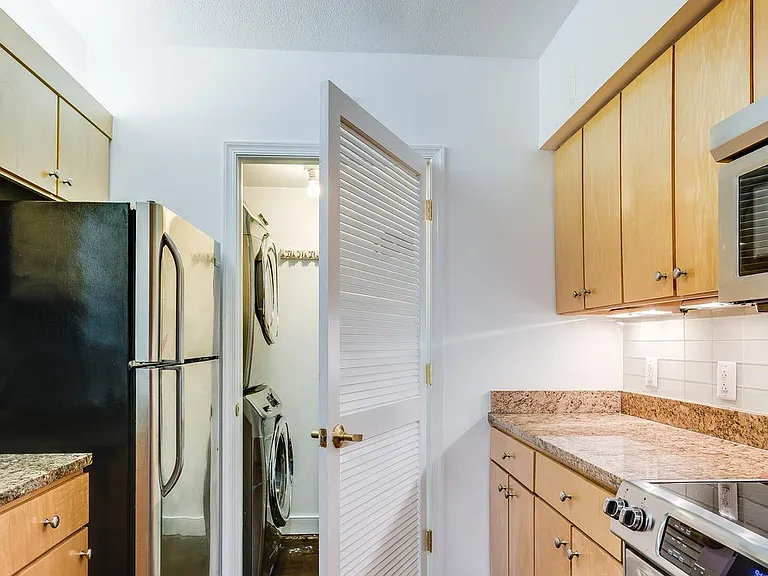 631 D St NW #330 — Photo 8