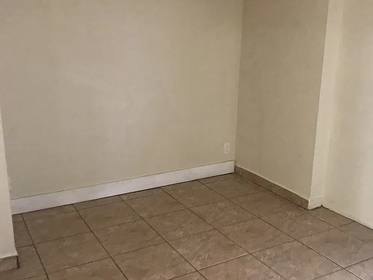 554 NW 40th Ct — Photo 7