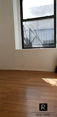 Rented by R New York | media 16