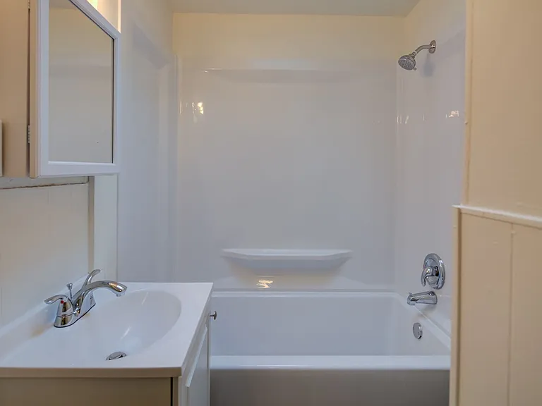 53 Madison Dr — Photo 11