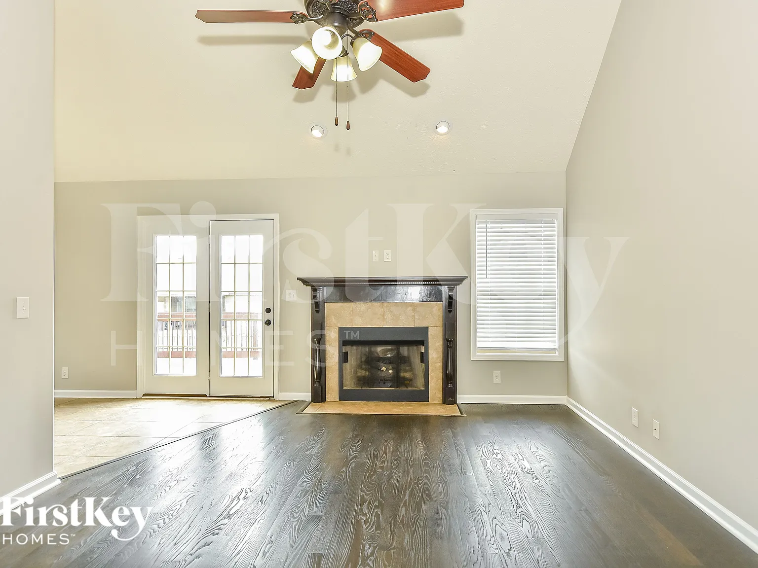 4 bed, 2.5 bath, 2572 sqft, $2,165 — Photo 3