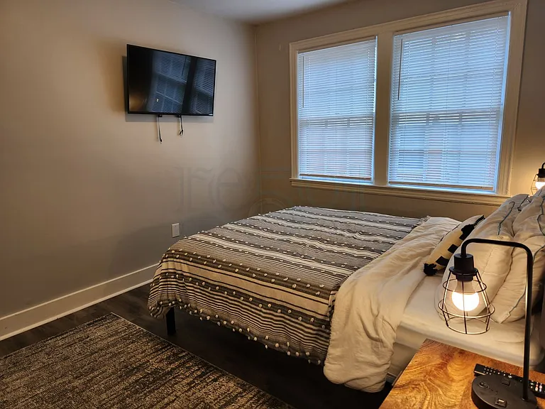 300 S Valentine St #4 — Photo 16