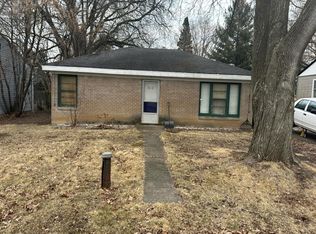 3012 Mourine Ln, McHenry, IL 60051