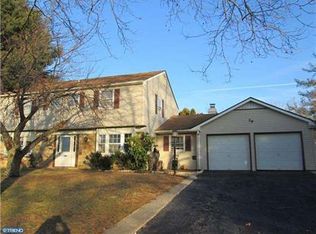 29 Thornleigh Pl, Willingboro, NJ 08046