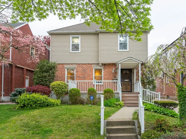 7312 196th St, Fresh Meadows, NY 11366