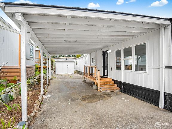 4th image of 23708 LOCUST Way #35