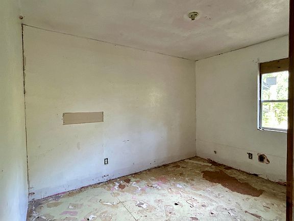 5th image of 306 Biggers St