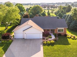 2731 Ashwood Dr, Carroll, IA 51401