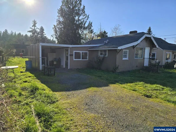 516 S 2nd St, Silverton, OR 97381