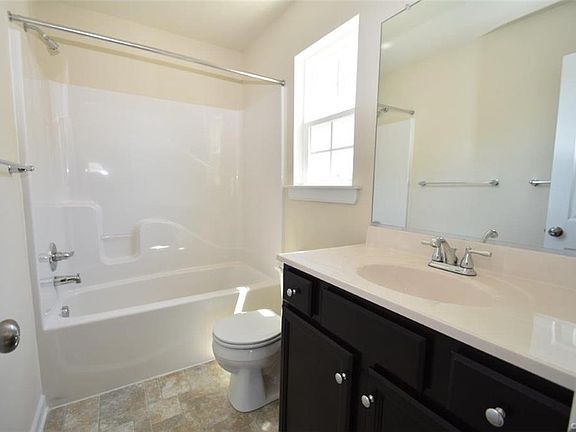 5th image of 118 St Charles Pl