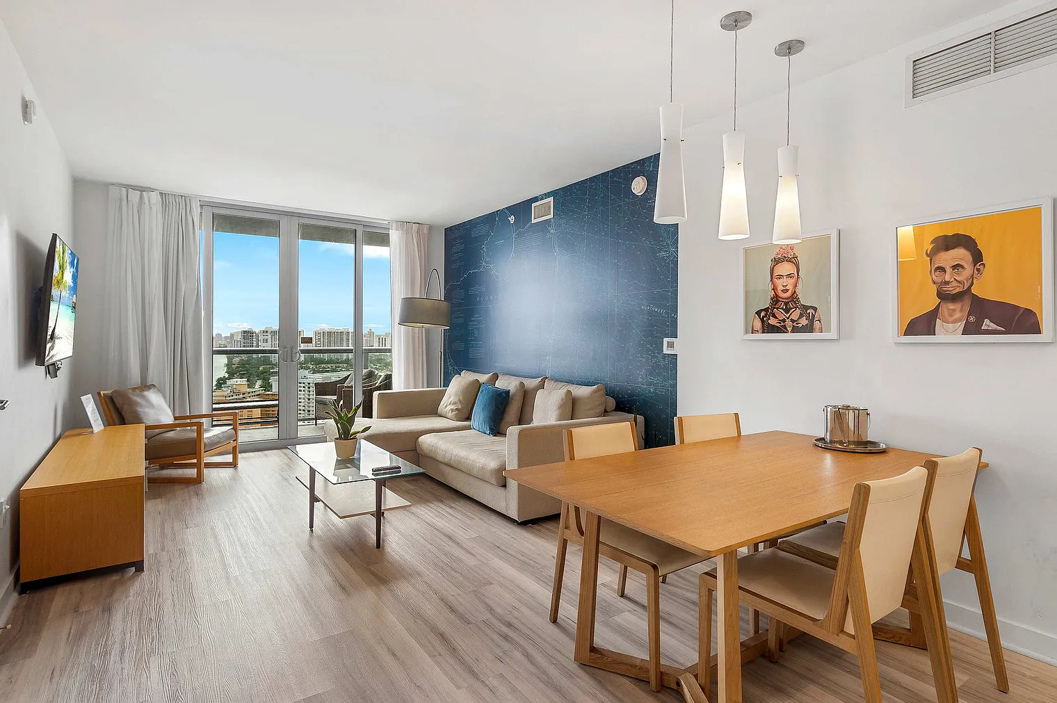 2 bed, 2.0 bath, 990 sqft, $8,178 — Photo 3