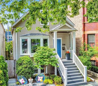 3516 N Hamilton Ave, Chicago, IL, 60618