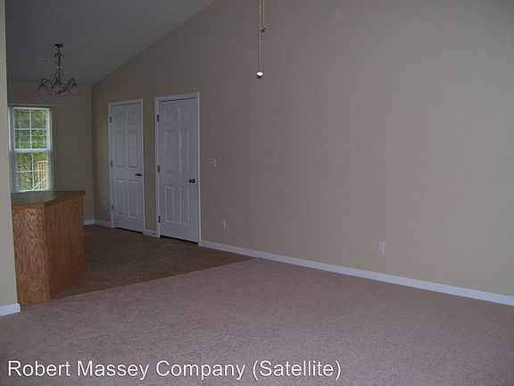 2nd image of 102 W Tuscany Ct