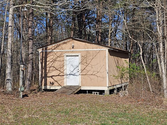 3rd image of 243 Braden Ln