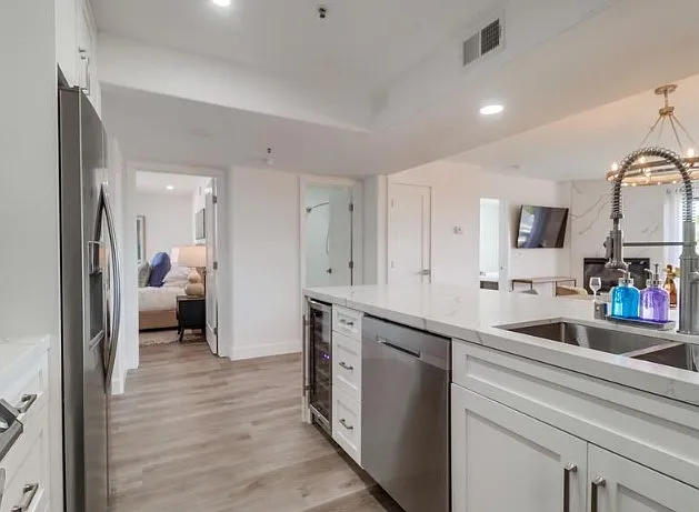 5726 La Jolla Blvd #201 — Photo 6